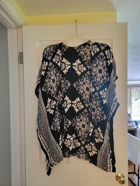 Black and White Floral Boho Kimono